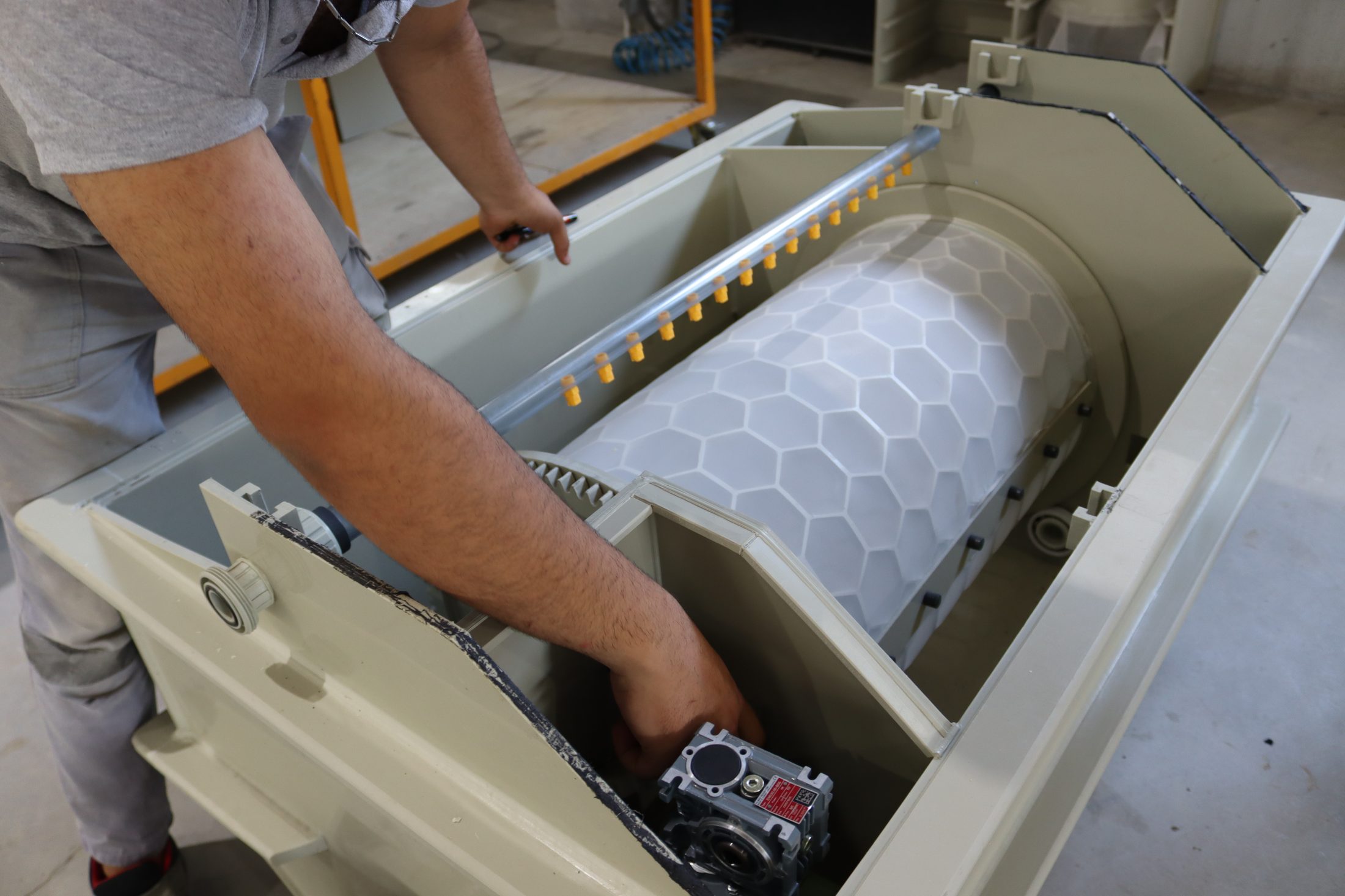 ADEC aquarium equipment manufacturing facility